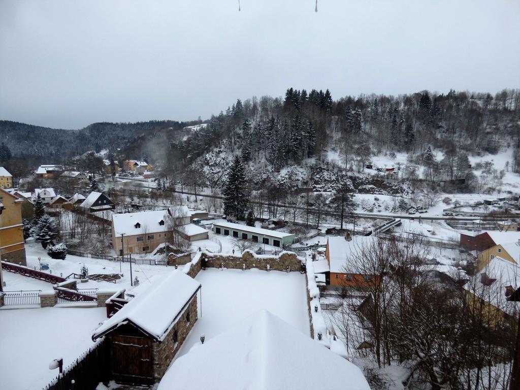Penzion - Restaurant U Zamku Bečov nad Teplou Dış mekan fotoğraf