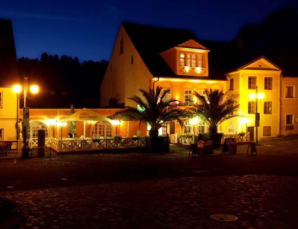 Penzion - Restaurant U Zamku Bečov nad Teplou Dış mekan fotoğraf