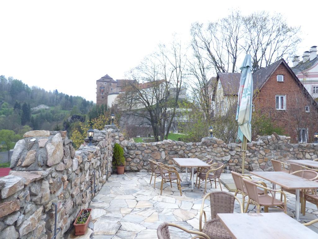 Penzion - Restaurant U Zamku Bečov nad Teplou Dış mekan fotoğraf
