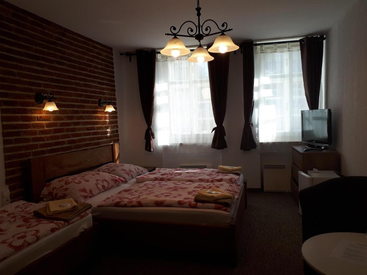 Penzion - Restaurant U Zamku Bečov nad Teplou Dış mekan fotoğraf