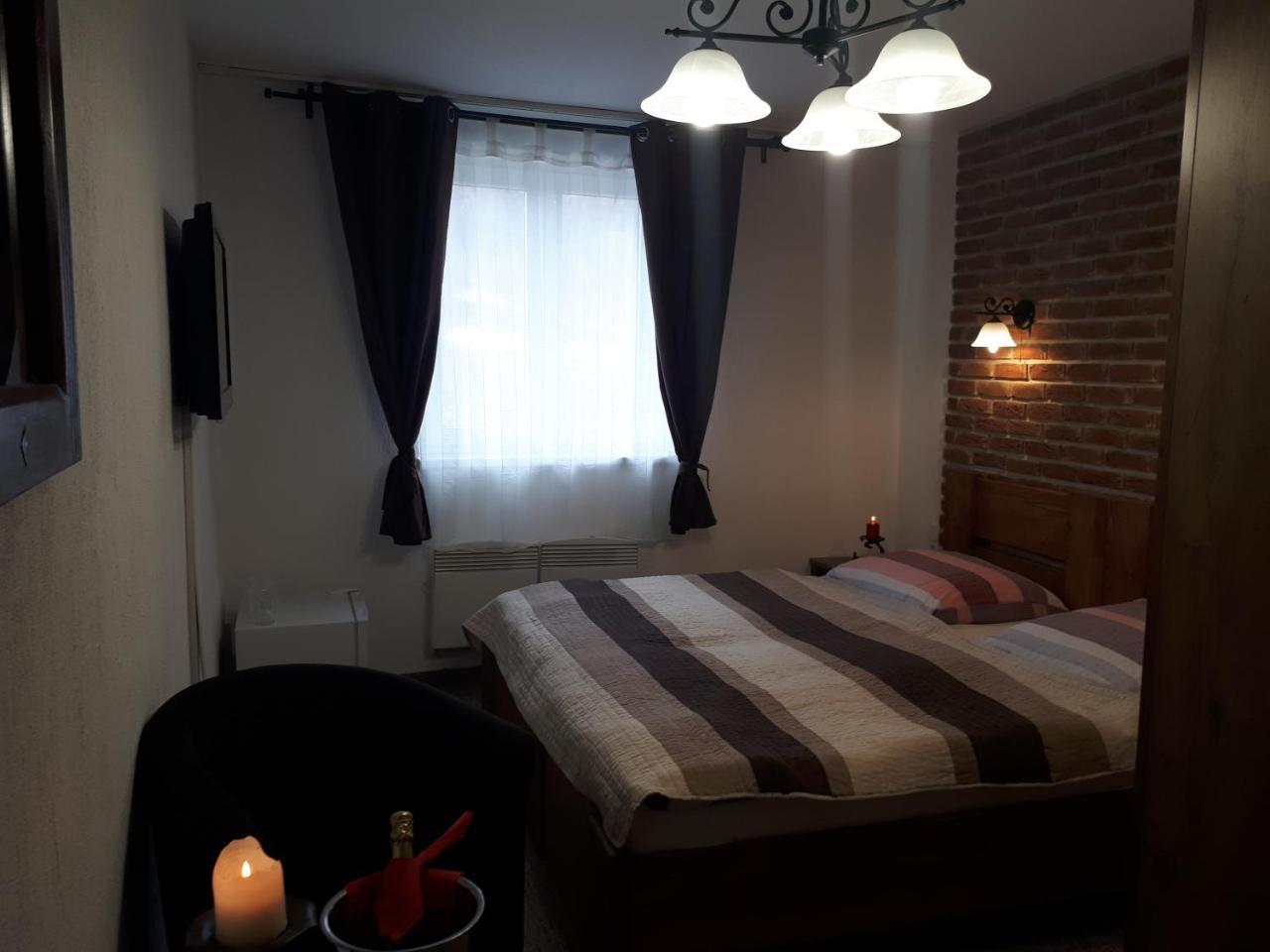 Penzion - Restaurant U Zamku Bečov nad Teplou Dış mekan fotoğraf