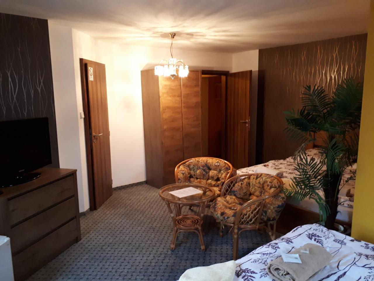 Penzion - Restaurant U Zamku Bečov nad Teplou Oda fotoğraf