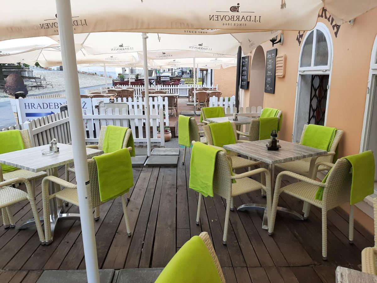 Penzion - Restaurant U Zamku Bečov nad Teplou Dış mekan fotoğraf
