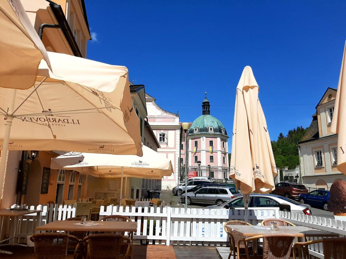 Penzion - Restaurant U Zamku Bečov nad Teplou Dış mekan fotoğraf