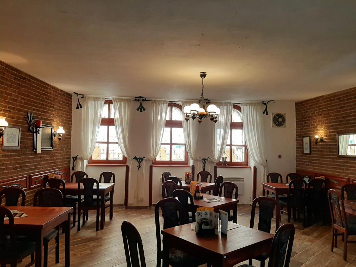 Penzion - Restaurant U Zamku Bečov nad Teplou Dış mekan fotoğraf